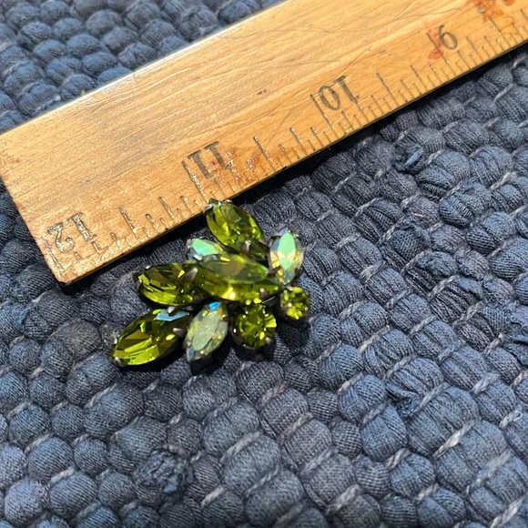 Vintage Crystal Clip-on Earrings - Picture 4 of 5